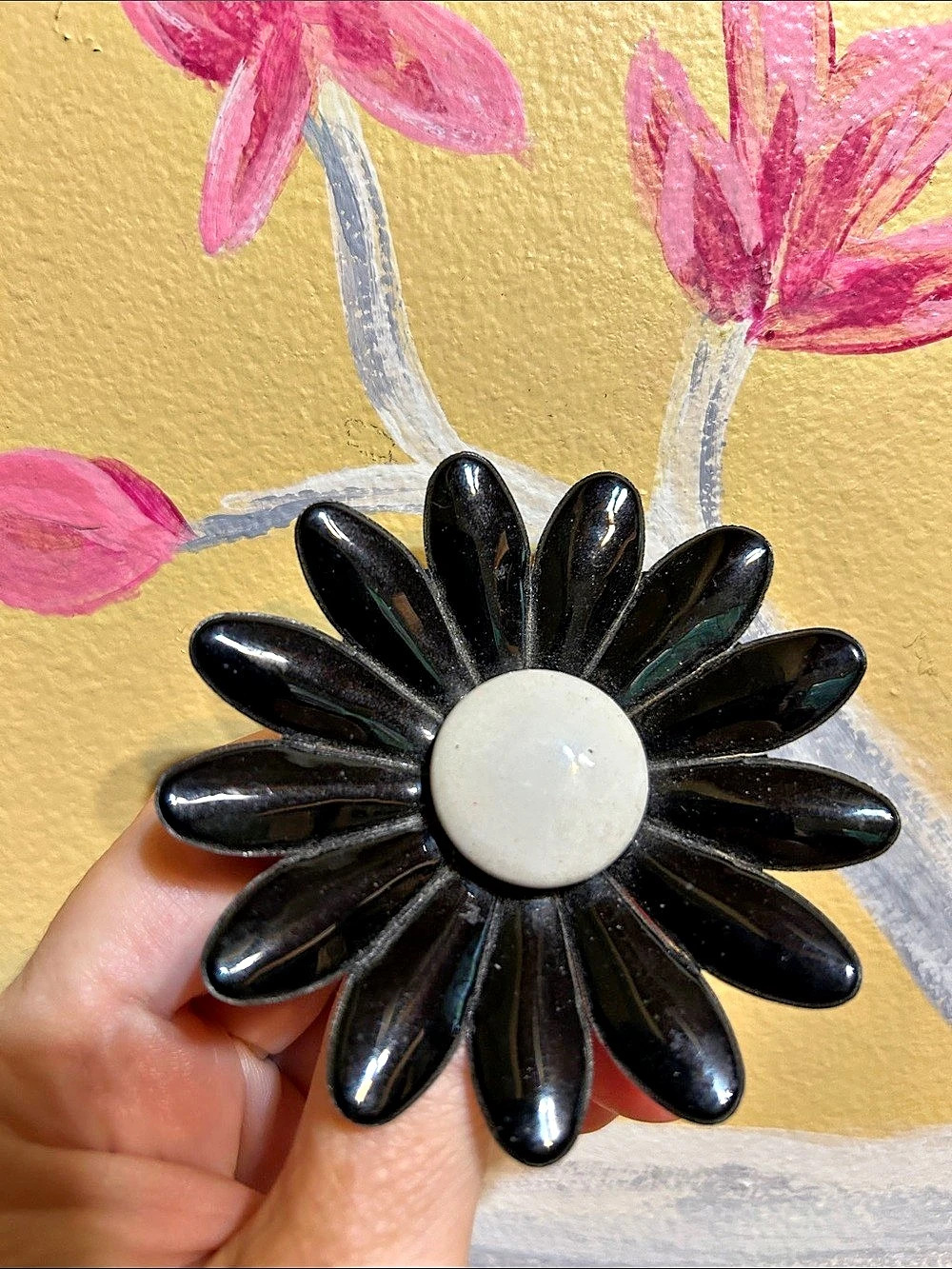 Black & White Flower Brooch Pin